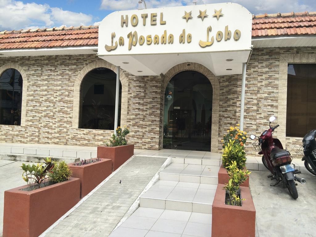 Hotel & Suites La Posada De Lobo イキトス エクステリア 写真