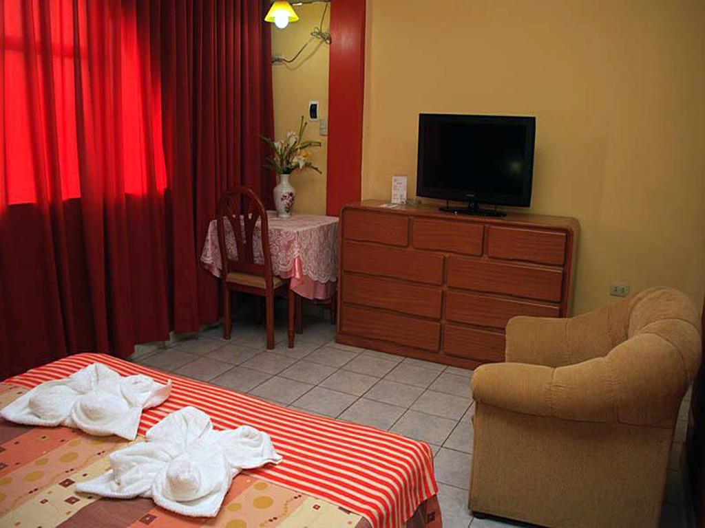 Hotel & Suites La Posada De Lobo イキトス 部屋 写真